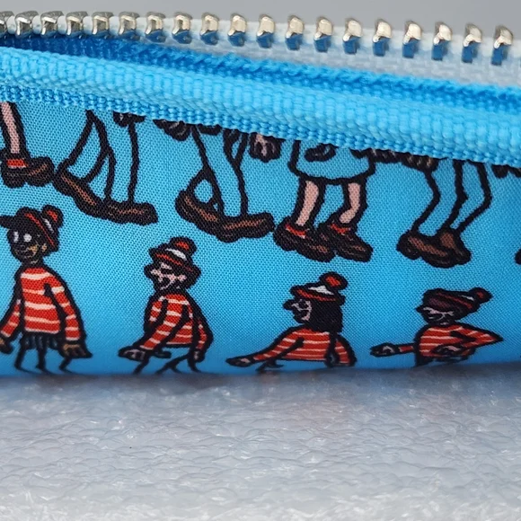 NWT Loungefly Where's Waldo mini backpack - Picture 6 of 8